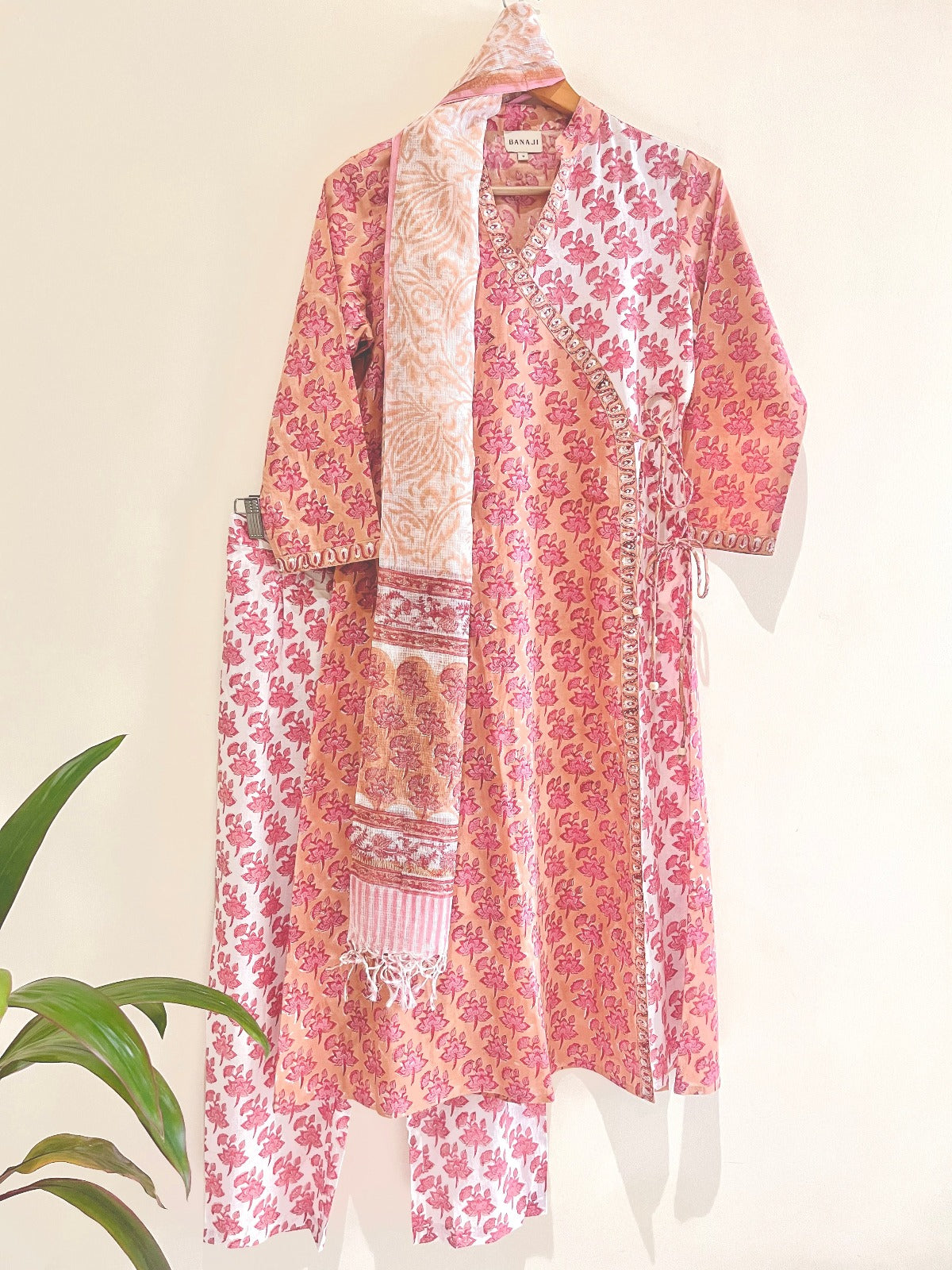 Lotus Bloom Kurta Pant Set With Kota Doria Dupatta