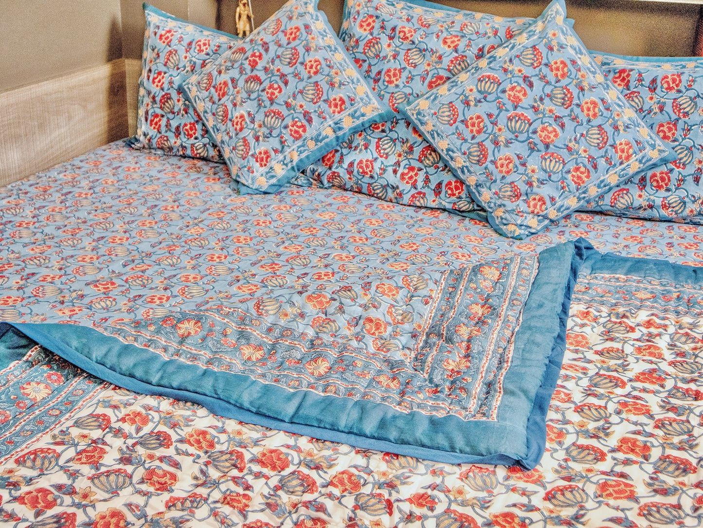 Aqua Marine Bed Sheet with Pillow Covers