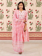 Blushing Floral Kurta Pant Set with Dupatta