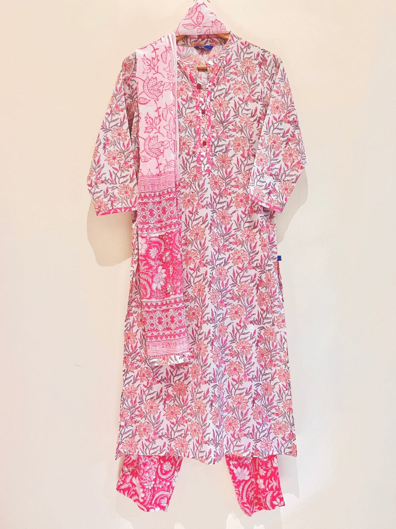 Cotton Printed Kurta Pant Set With Mumull Dupatta