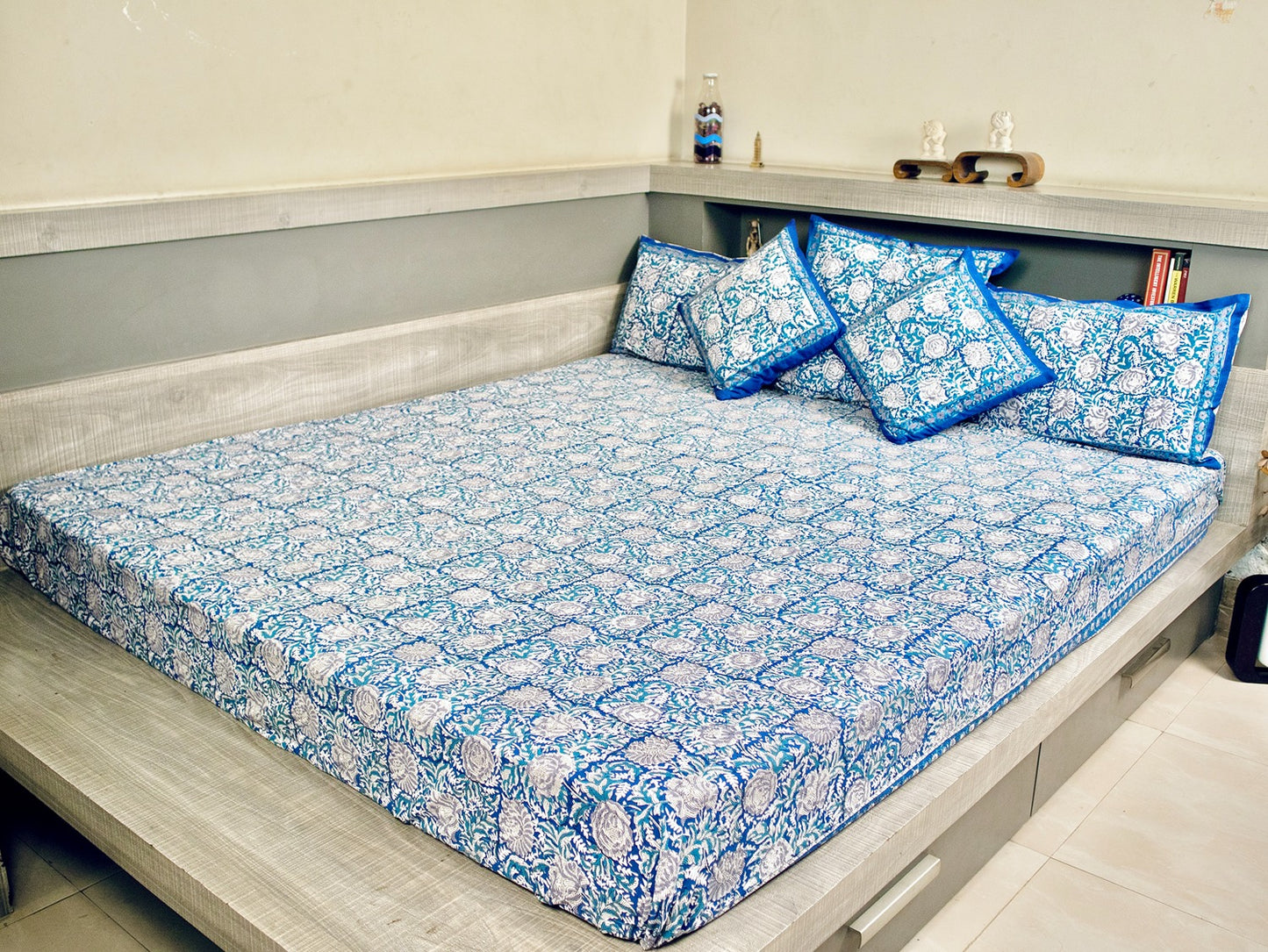 Coastal Blue Bed Sheet with Pillow Covers