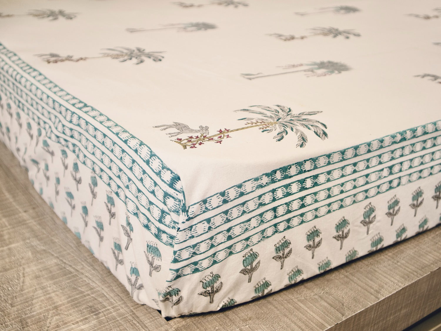 Life Of Palm Bed Sheet with Pillow Covers