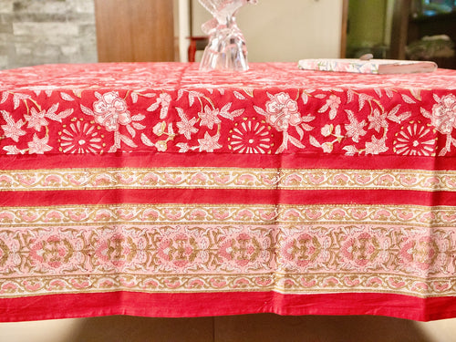 Royal Daisy Table Cover