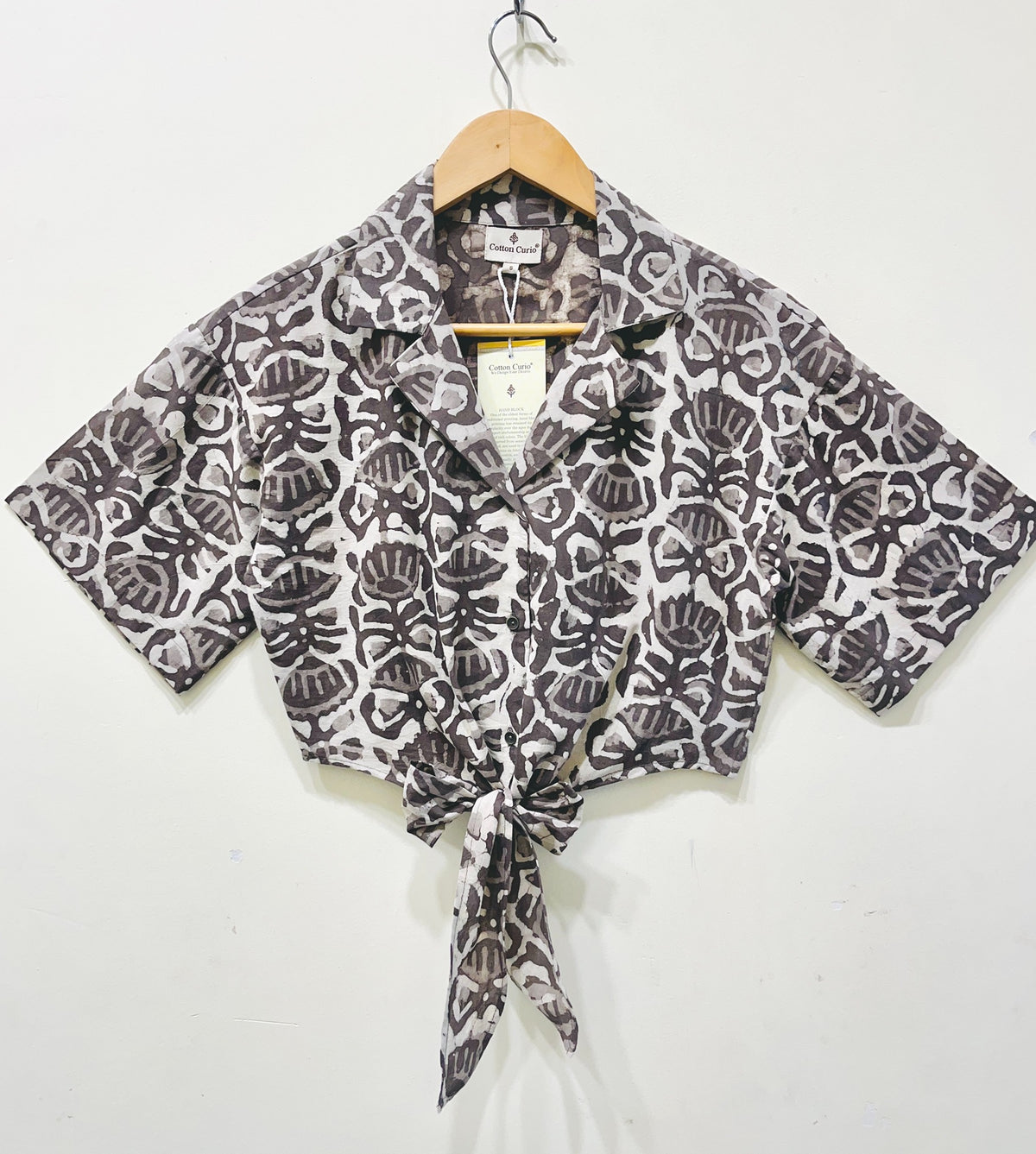 Monochrome Leaf Tie-Front Crop Shirt
