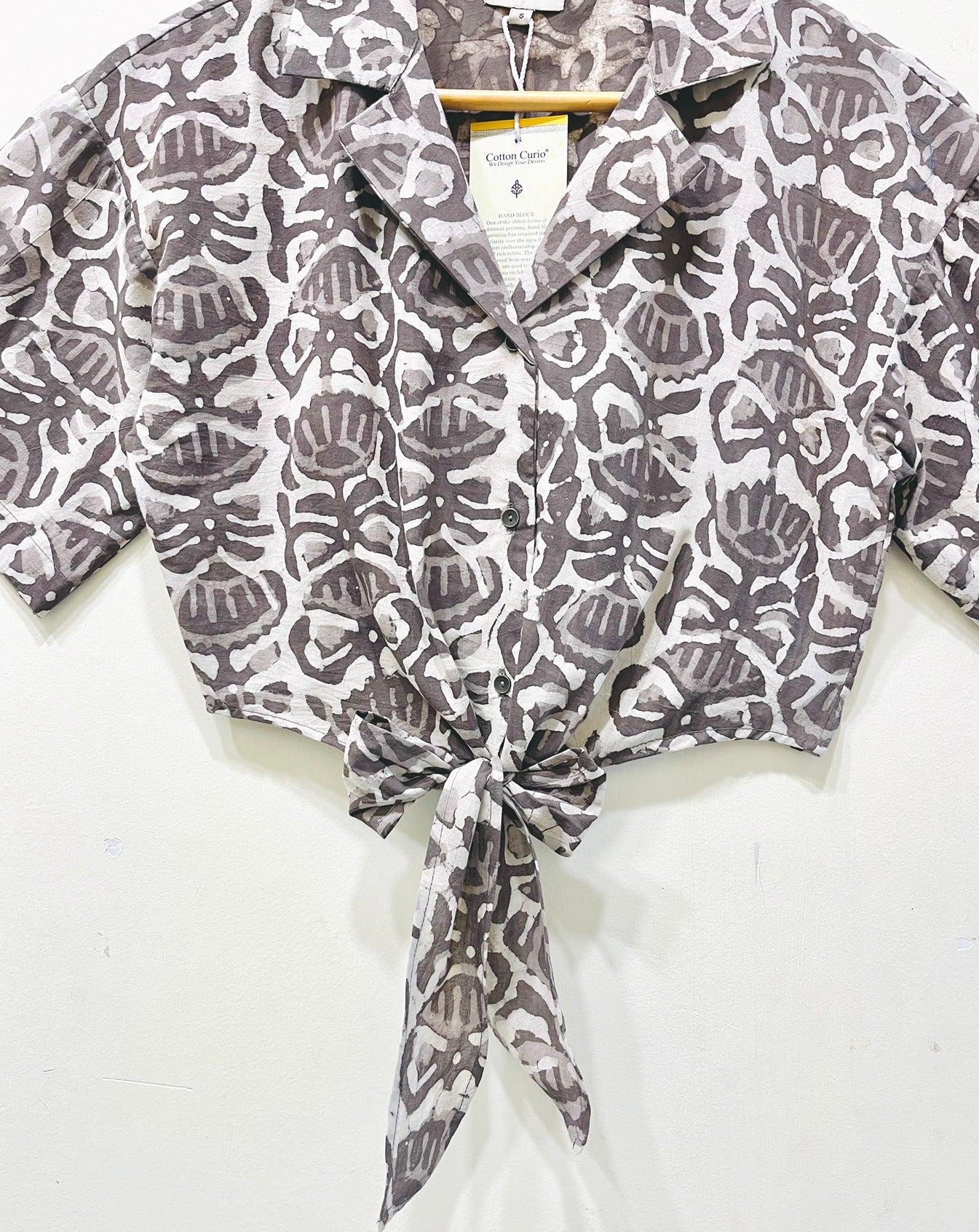 Monochrome Leaf Tie-Front Crop Shirt