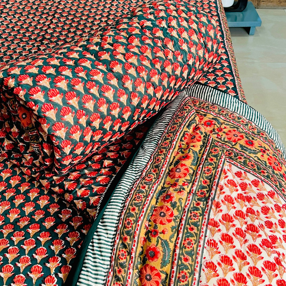 Red Razai Red and Green Jaipuri Razai – Cotton Curio