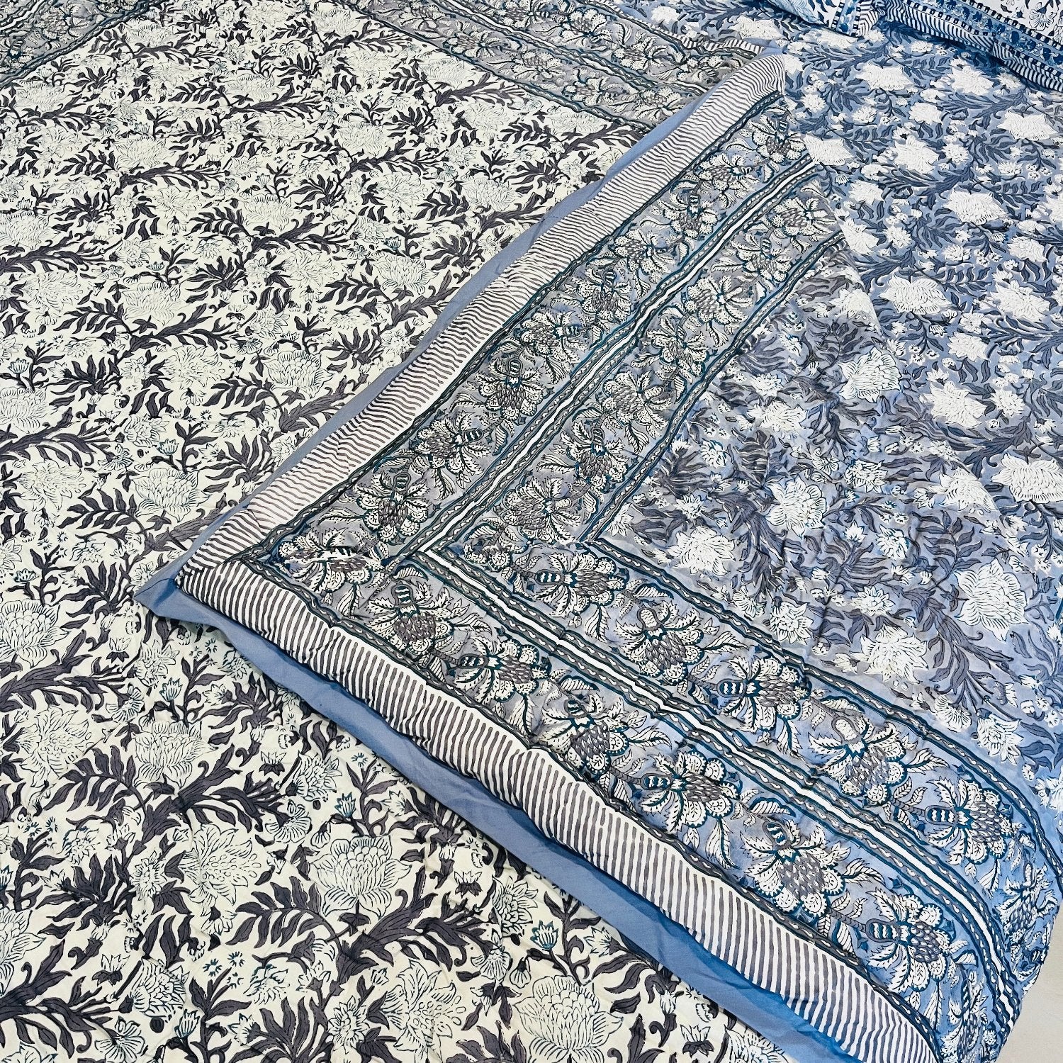 Grey Flower Jaipuri Razai